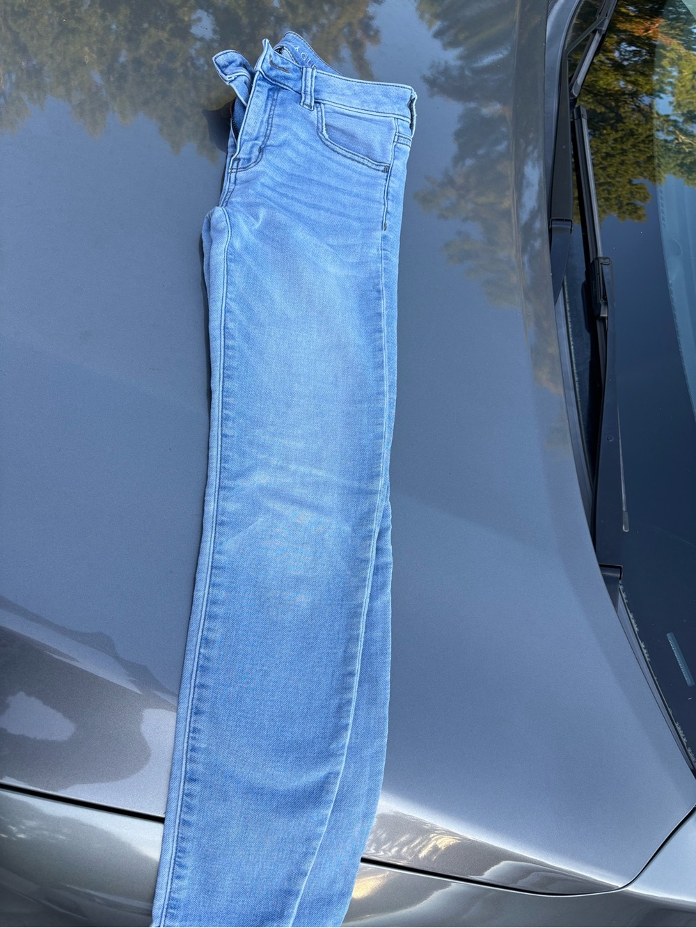American Eagle Outfitters Light Blue Skinny Jeans